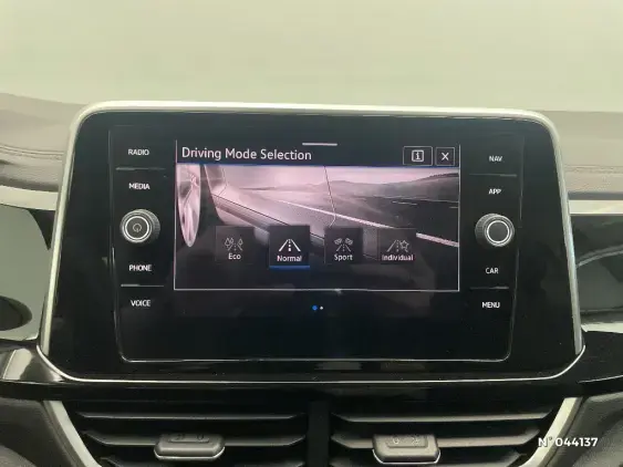 VOLKSWAGEN T-ROC - voiture d'occasion - Photo 33