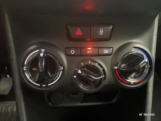 PEUGEOT 208 - voiture d'occasion - Photo 24