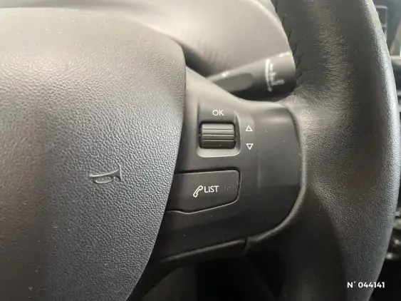 PEUGEOT 208 - voiture d'occasion - Photo 25