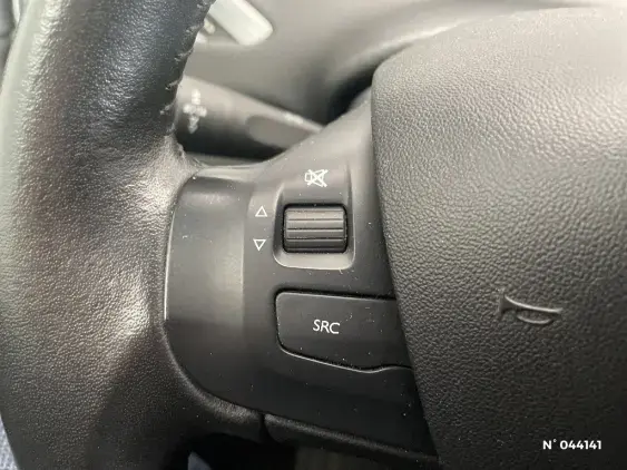 PEUGEOT 208 - voiture d'occasion - Photo 26