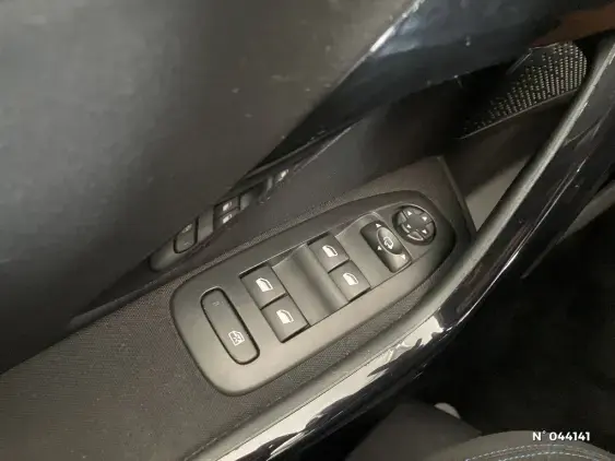 PEUGEOT 208 - voiture d'occasion - Photo 27