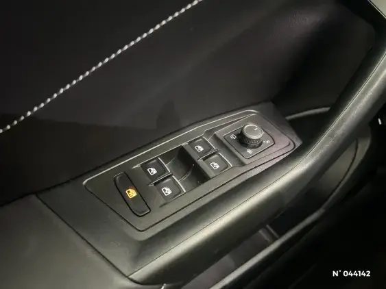 VOLKSWAGEN T-ROC - voiture d'occasion - Photo 30