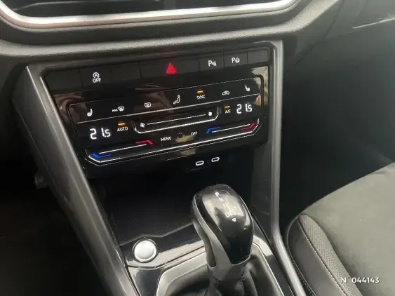 VOLKSWAGEN T-ROC - voiture d'occasion - Photo 27