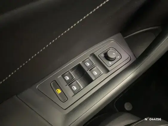 VOLKSWAGEN T-ROC - voiture d'occasion - Photo 33