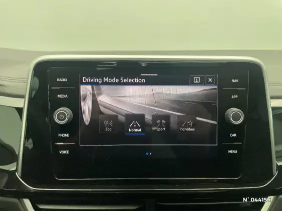 VOLKSWAGEN T-ROC - voiture d'occasion - Photo 34