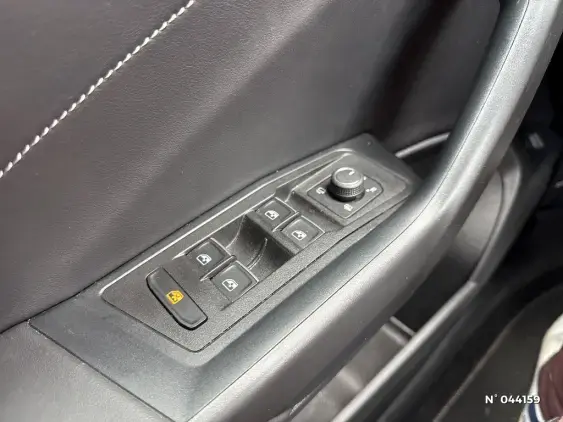 VOLKSWAGEN T-ROC - voiture d'occasion - Photo 26