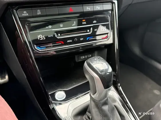 VOLKSWAGEN T-ROC - voiture d'occasion - Photo 27