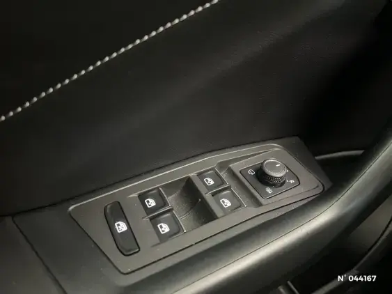 VOLKSWAGEN T-ROC - voiture d'occasion - Photo 29