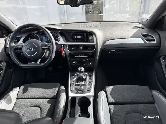 AUDI A4 AVANT V - voiture d'occasion - Photo 9