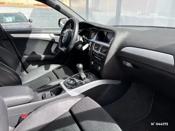 AUDI A4 AVANT V - voiture d'occasion - Photo 10