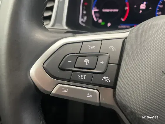 VOLKSWAGEN T-ROC - voiture d'occasion - Photo 30