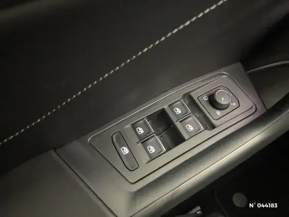 VOLKSWAGEN T-ROC - voiture d'occasion - Photo 33