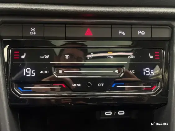 VOLKSWAGEN T-ROC - voiture d'occasion - Photo 36