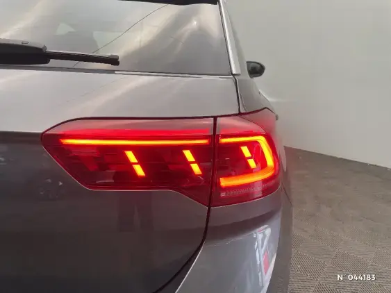 VOLKSWAGEN T-ROC - voiture d'occasion - Photo 24