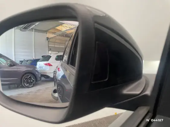 VOLKSWAGEN T-ROC - voiture d'occasion - Photo 24