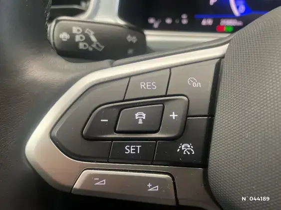 VOLKSWAGEN T-ROC - voiture d'occasion - Photo 29