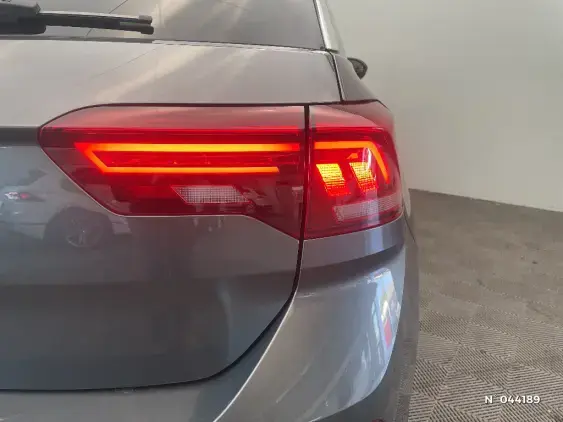 VOLKSWAGEN T-ROC - voiture d'occasion - Photo 24