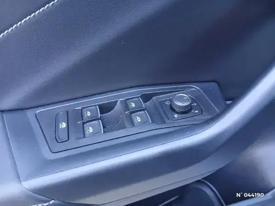 VOLKSWAGEN T-ROC - voiture d'occasion - Photo 15