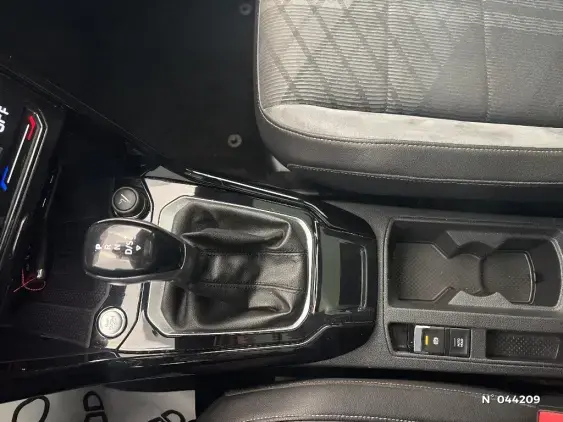 VOLKSWAGEN T-ROC - voiture d'occasion - Photo 27