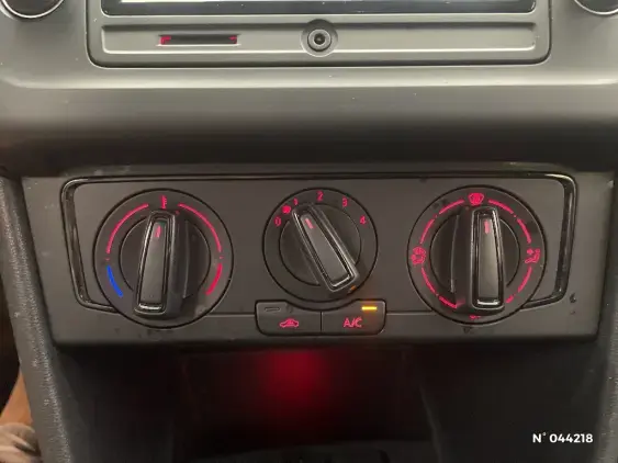 VOLKSWAGEN POLO V - voiture d'occasion - Photo 24