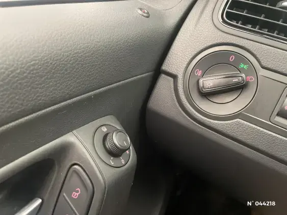 VOLKSWAGEN POLO V - voiture d'occasion - Photo 26