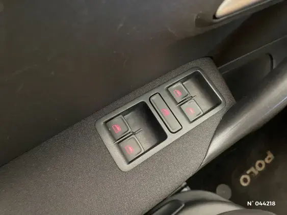 VOLKSWAGEN POLO V - voiture d'occasion - Photo 27