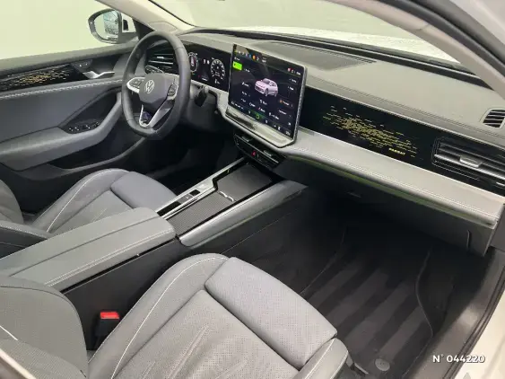 VOLKSWAGEN PASSAT SW IX - voiture d'occasion - Photo 10