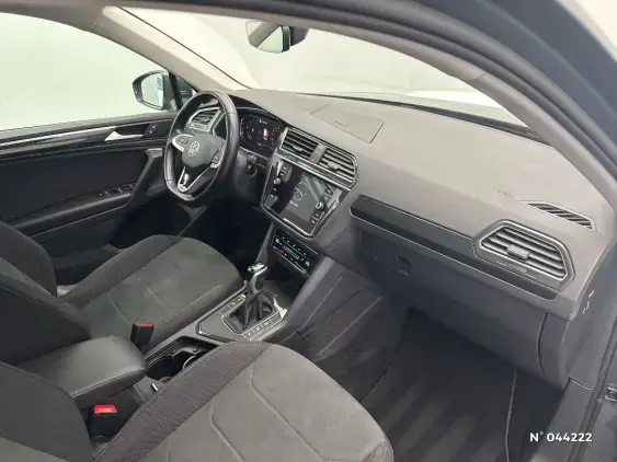 VOLKSWAGEN TIGUAN II - voiture d'occasion - Photo 10