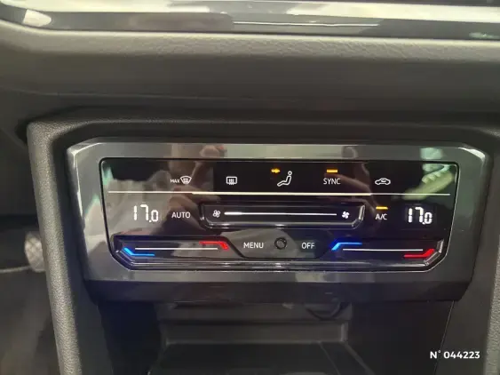 VOLKSWAGEN TIGUAN II - voiture d'occasion - Photo 30