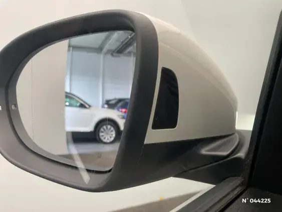 VOLKSWAGEN T-ROC - voiture d'occasion - Photo 33