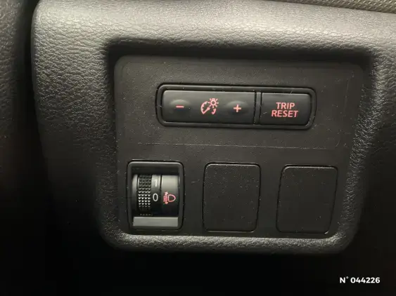 NISSAN MICRA V - voiture d'occasion - Photo 25