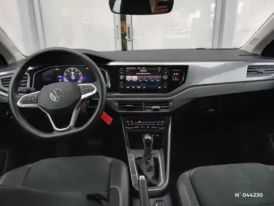 VOLKSWAGEN POLO VI - voiture d'occasion - Photo 9