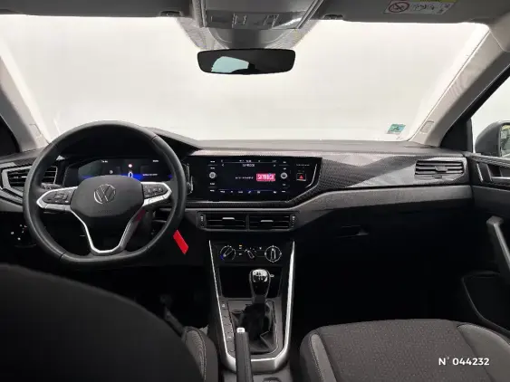 VOLKSWAGEN POLO VI - voiture d'occasion - Photo 9