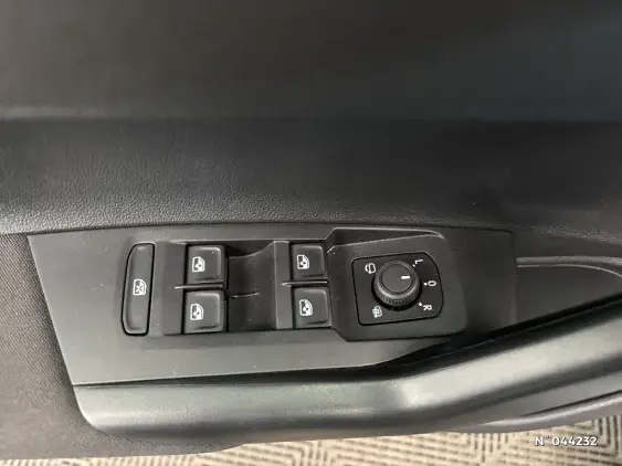 VOLKSWAGEN POLO VI - voiture d'occasion - Photo 15