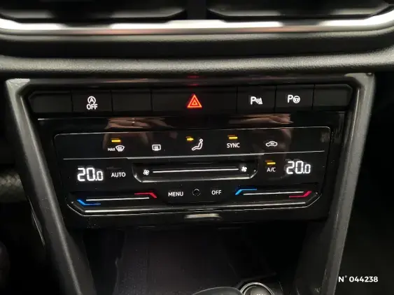 VOLKSWAGEN T-ROC - voiture d'occasion - Photo 30