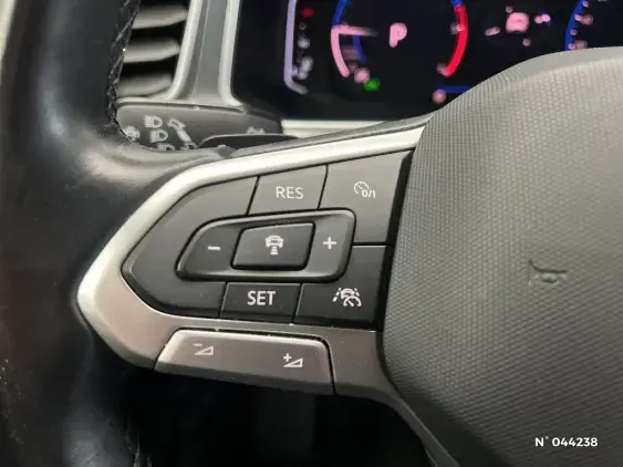 VOLKSWAGEN T-ROC - voiture d'occasion - Photo 25