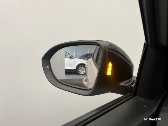 VOLKSWAGEN T-ROC - voiture d'occasion - Photo 29