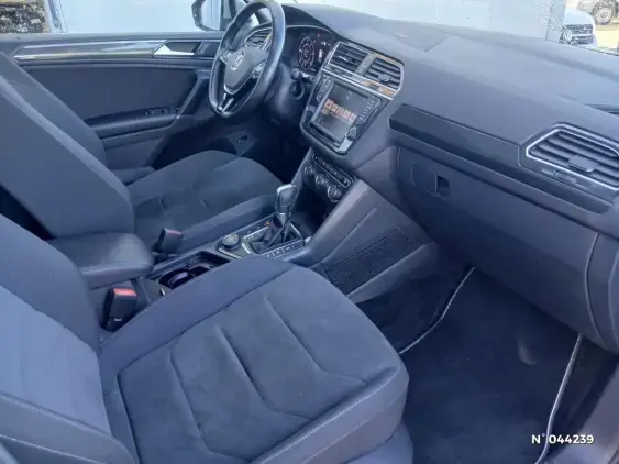 VOLKSWAGEN TIGUAN II - voiture d'occasion - Photo 10