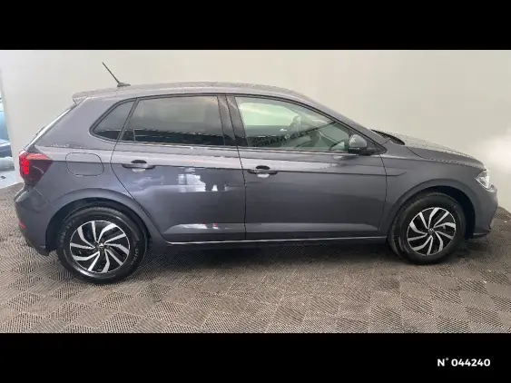 VOLKSWAGEN POLO VI - voiture d'occasion - Photo 5