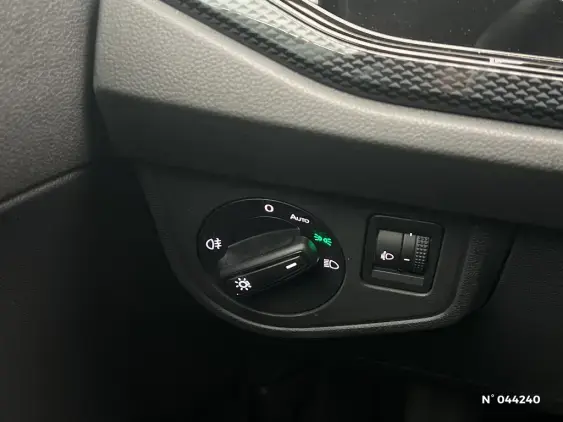 VOLKSWAGEN POLO VI - voiture d'occasion - Photo 15