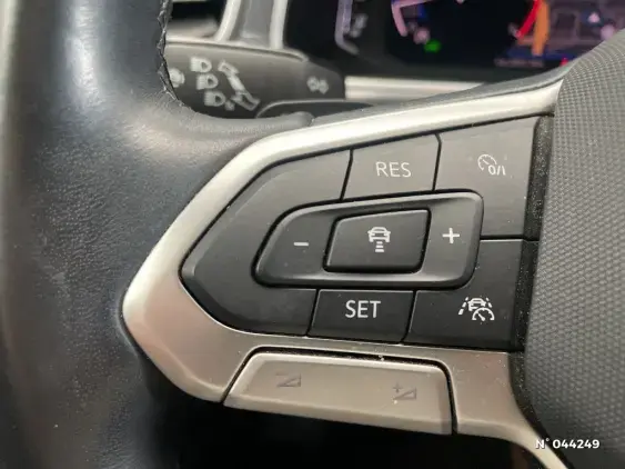 VOLKSWAGEN T-ROC - voiture d'occasion - Photo 31