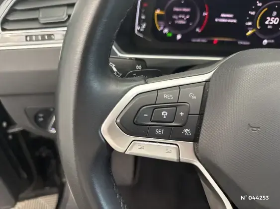 VOLKSWAGEN TIGUAN II - voiture d'occasion - Photo 15