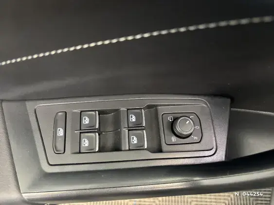 VOLKSWAGEN T-ROC - voiture d'occasion - Photo 15