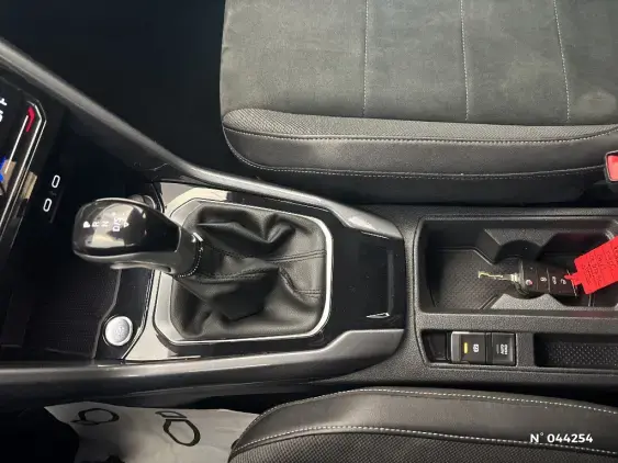 VOLKSWAGEN T-ROC - voiture d'occasion - Photo 28