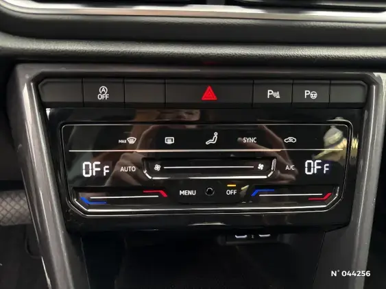 VOLKSWAGEN T-ROC - voiture d'occasion - Photo 31