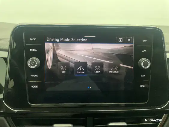 VOLKSWAGEN T-ROC - voiture d'occasion - Photo 32