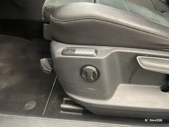 VOLKSWAGEN T-ROC - voiture d'occasion - Photo 24