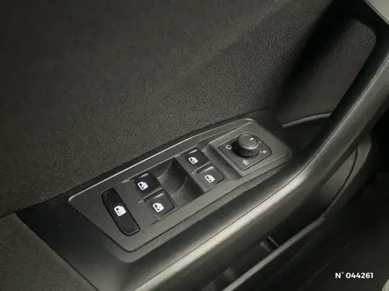 VOLKSWAGEN T-ROC - voiture d'occasion - Photo 28