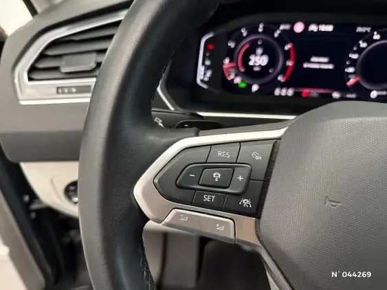 VOLKSWAGEN TIGUAN II - voiture d'occasion - Photo 15