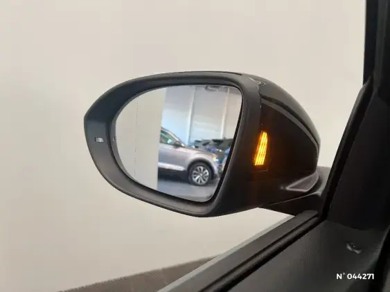 VOLKSWAGEN T-ROC - voiture d'occasion - Photo 31